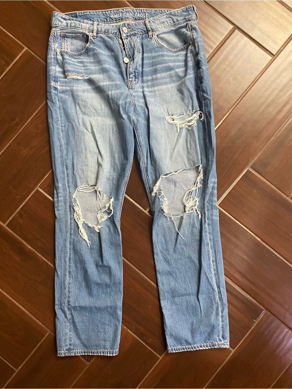 American Eagle Outfitters Light Blue Ripped Boyfriend Jeans